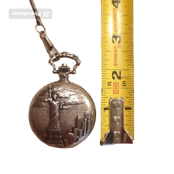 Pocket Watch, Collezio Brand Quartz Statue of Liberty Theme Silver Color EUC - Picture 7 of 8